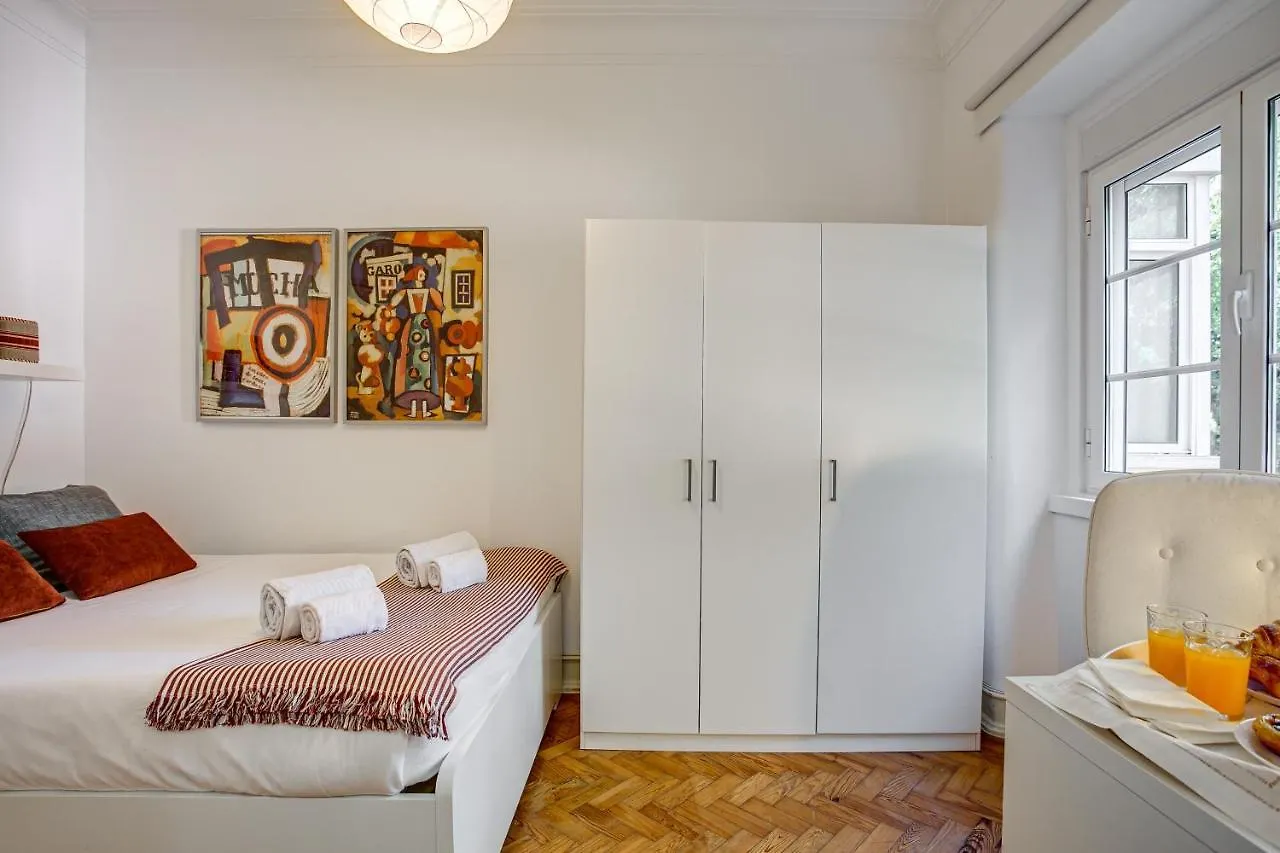 Hip And Spacious Tm Flat In Areeiro Lisboa البرتغال