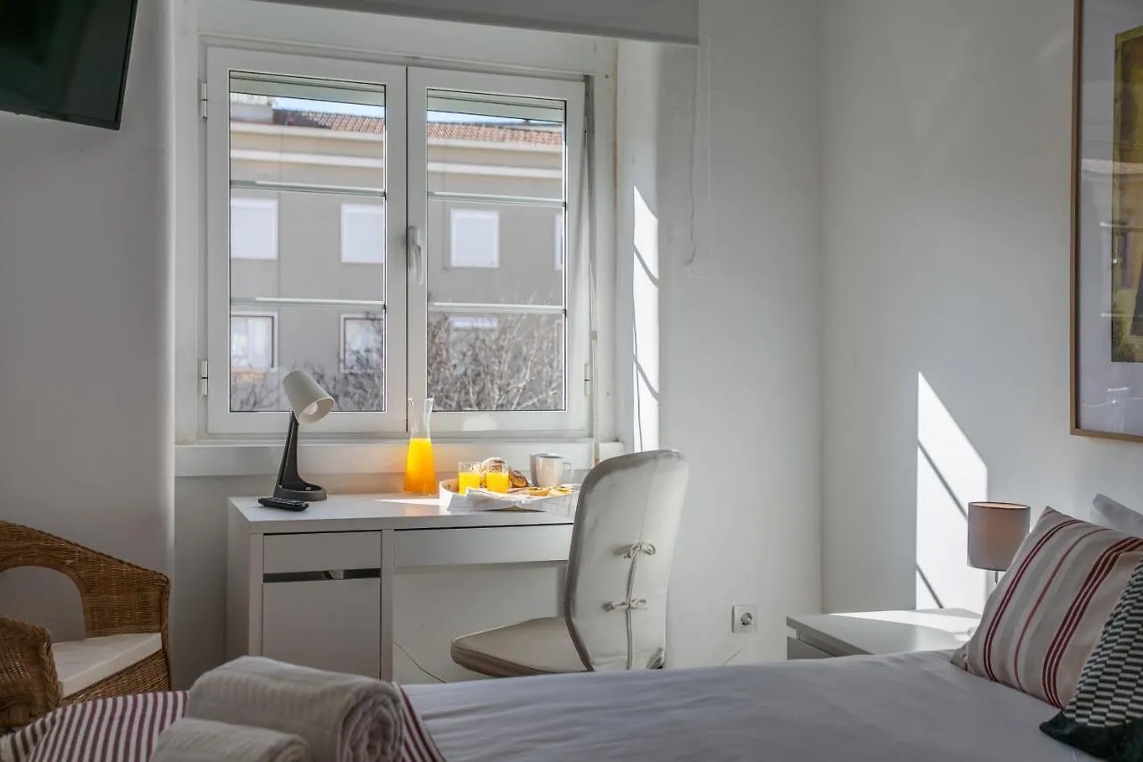 Hip And Spacious Tm Flat In Areeiro Lisboa 0*,  البرتغال