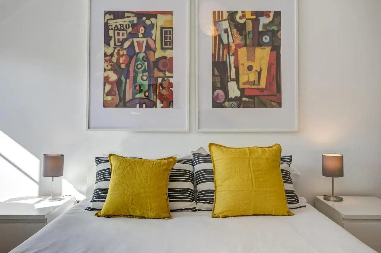 Hip And Spacious Tm Flat In Areeiro Lisboa شقة