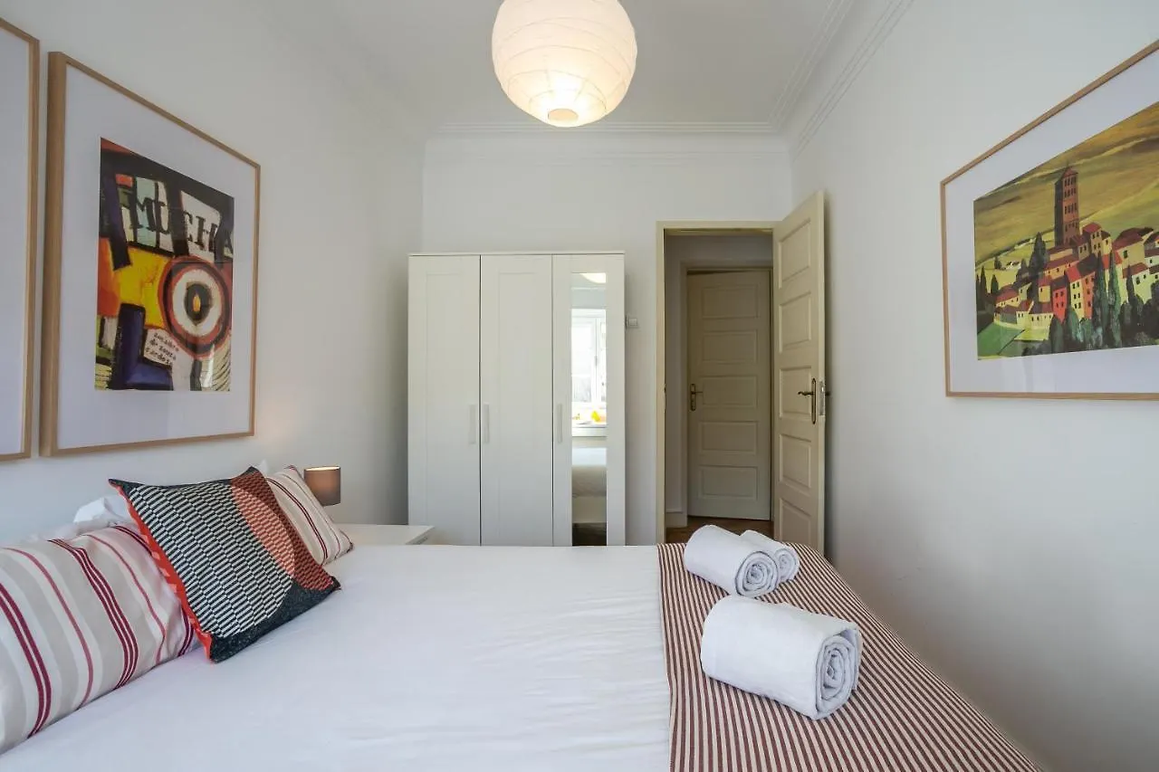 Hip And Spacious Tm Flat In Areeiro Lisboa Lejlighed