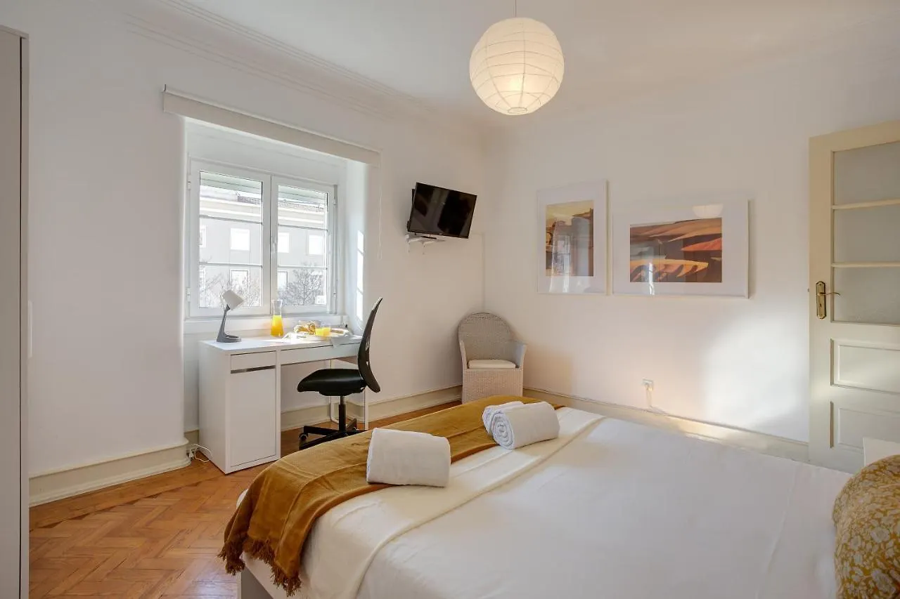 Hip And Spacious Tm Flat In Areeiro Lisboa Lejlighed